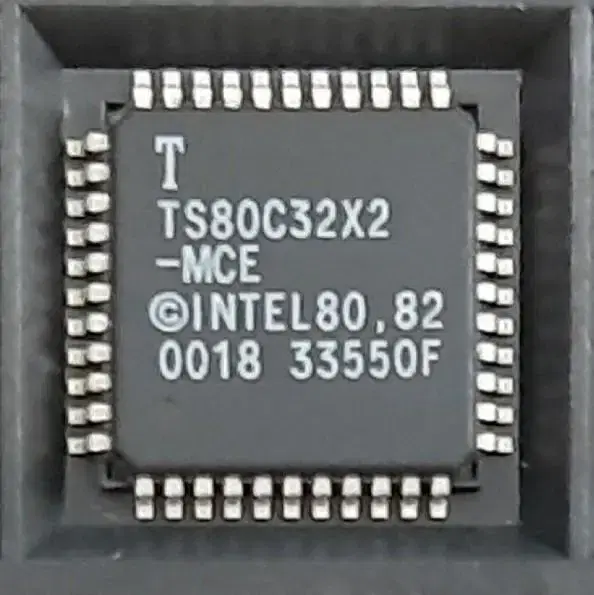 e122 IC / INTEL MCU TS80C32X2